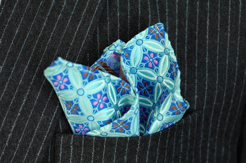 Lord R Colton Masterworks Pocket Square - Salvador Aquamarine - $75 Retail New - Picture 3 of 3