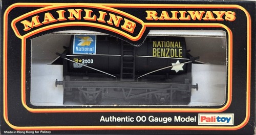 Mainline Railways 37-146 12 Ton Tank Wagon 2003 in National Benzole Black Livery