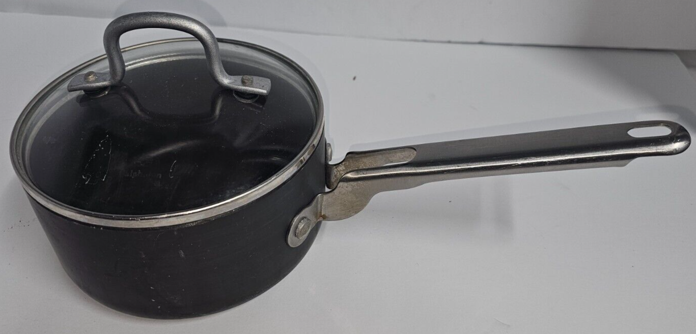 Calphalon Anodized Aluminum 1.5Qt Sauce Pan with Lid