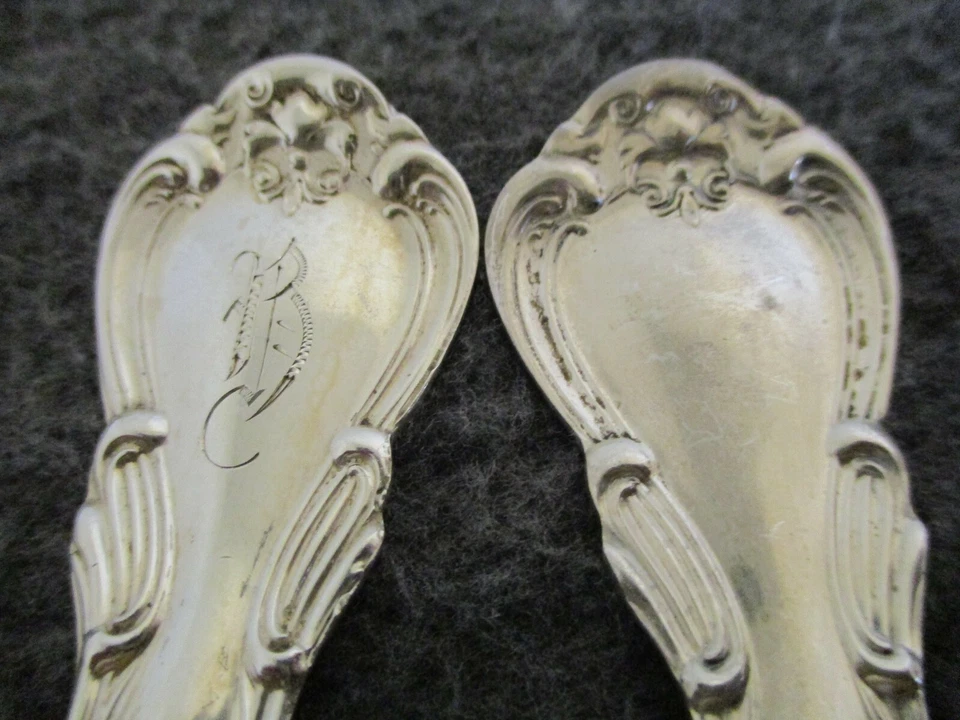 ANTIGUAS CUCHARAS PARA SERVIR GORHAM PLATA ESTERLINA (2) PATRÓN CHANTILLY 139g Foto 4 de 4