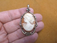 C-1358) Colgante Niña con Cabello Rizado Flor Shell CAMEO PLATA ESTERLINA