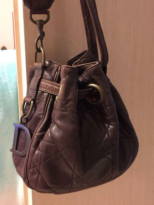 Sac à main authentique Christian Dior sac épaule marron cuir massif itaire