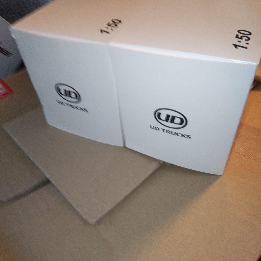 UD TRUCKS Quester 1:50 Mini Car Set of 2 #PG6NL0 | eBay