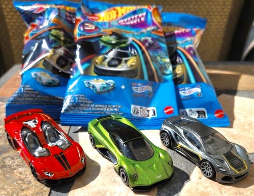NEU 2025 Hot Wheels Mystery Models Serie 3 Set Lamborghini Aston Martin Lotus