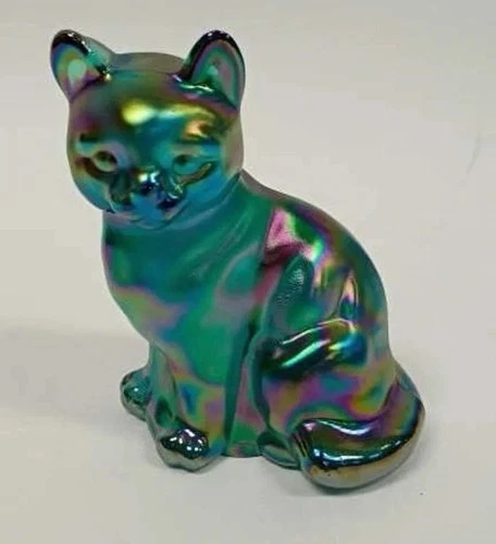Vintage Fenton Iridescent Amethyst Carnival Glass Sitting Cat Figurine 5.5