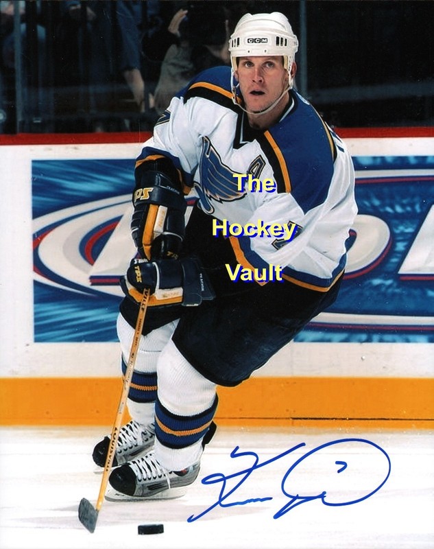 St. Louis BLUES Keith TKACHUK #7 SIGNED 8X10 FAMOUS 7 500 Goals HOF 26 Holo COA