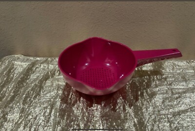 New Small Tupperware Colander/Strainer 1Q Vineyard Color