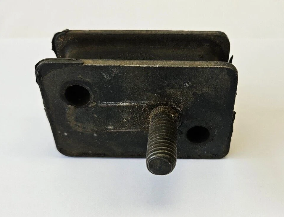 Dodge Truck D100 1972-1973 camioneta pickup aislador de soporte del motor delantero 3632998 nuevo en stock Foto 3 de 4