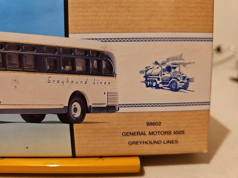 Corgi Classics #98602 General Motors 4505 Greyhound Lines Diecast NIB - Image 3 of 4