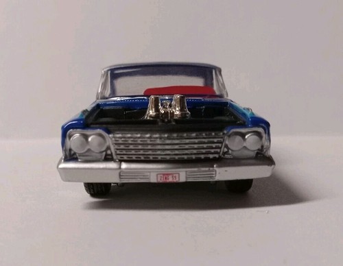 Johnny Lightning Custom 1962 Chevy Impala Low Rider Drag blau 1:64 Gummireifen - Bild 6 von 12