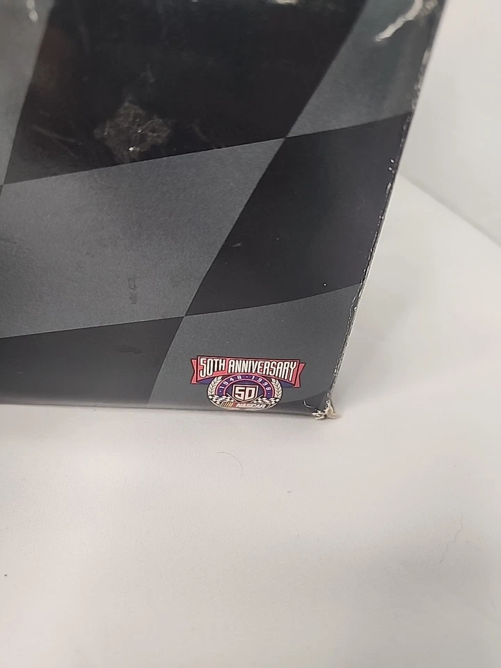 1998 Hot Wheels Legends Terry Labonte #5 1:64 Nascar & Mirror Display Case #129 - Image 3 of 4