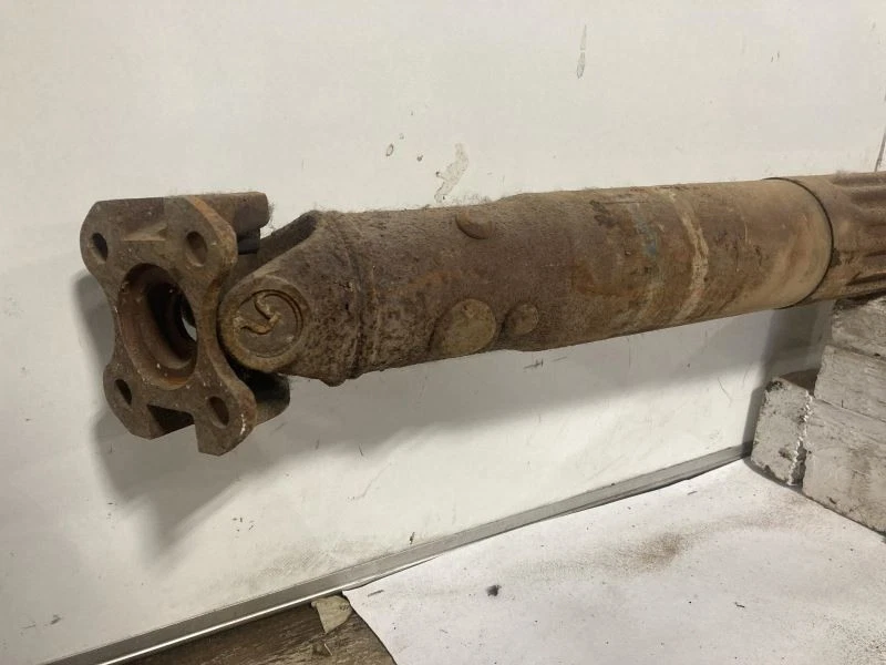 Rear Drive Shaft 6-232 3.8L 8.8" Ring Gear Fits 94-97 THUNDERBIRD 1581973 Foto 3 de 4
