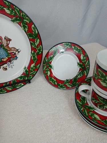 Christmas Collection Dishes Set 1994 12-Piece Tree Holly Service for 4 Boxed - Picture 4 of 17