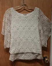 Med Lined Lace Top, Fitted Waist, Dolman Sleeves Blouson Style 