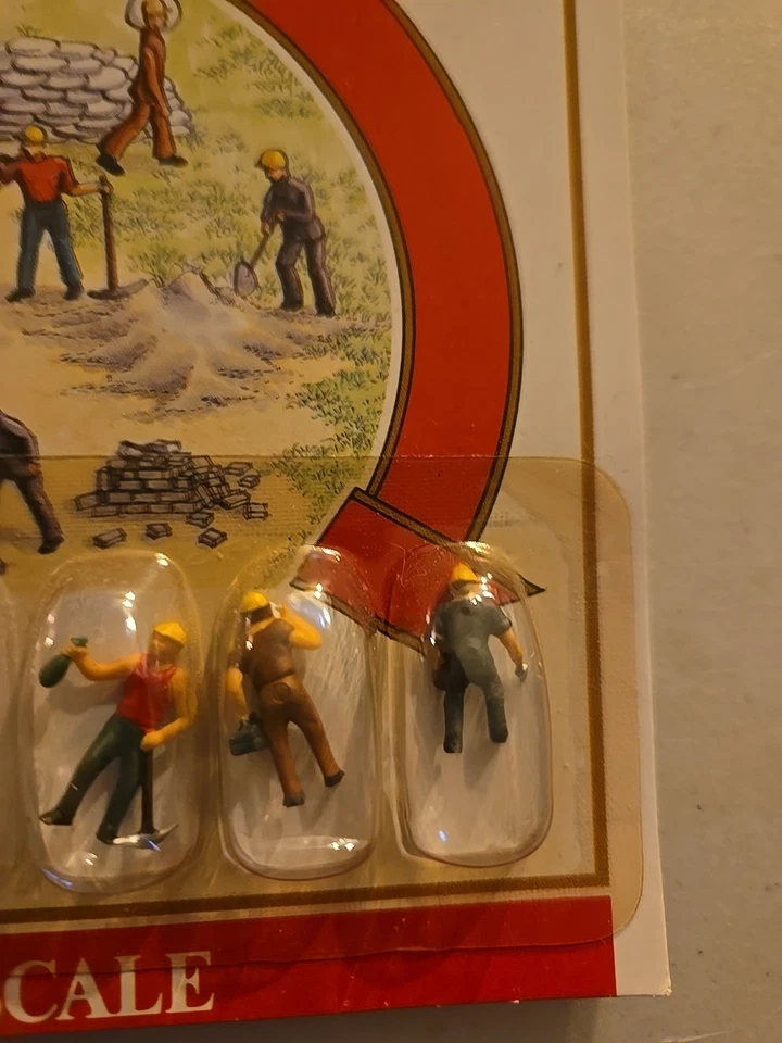 Model Power #5701 HO scale "Work Crew" - Image 4 of 4