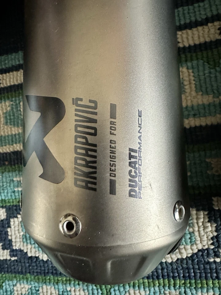 Akrapovic - S-D11SO13-HBFGT - Escape Doble Completo, Silenciador Titanio Foto 3 de 3