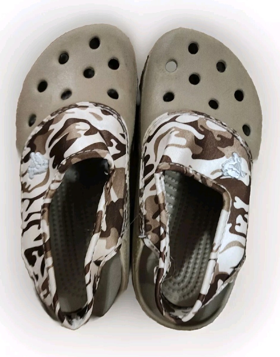 Crocs Big Kids Clog Size Men's Women's Camo fabric, comfort