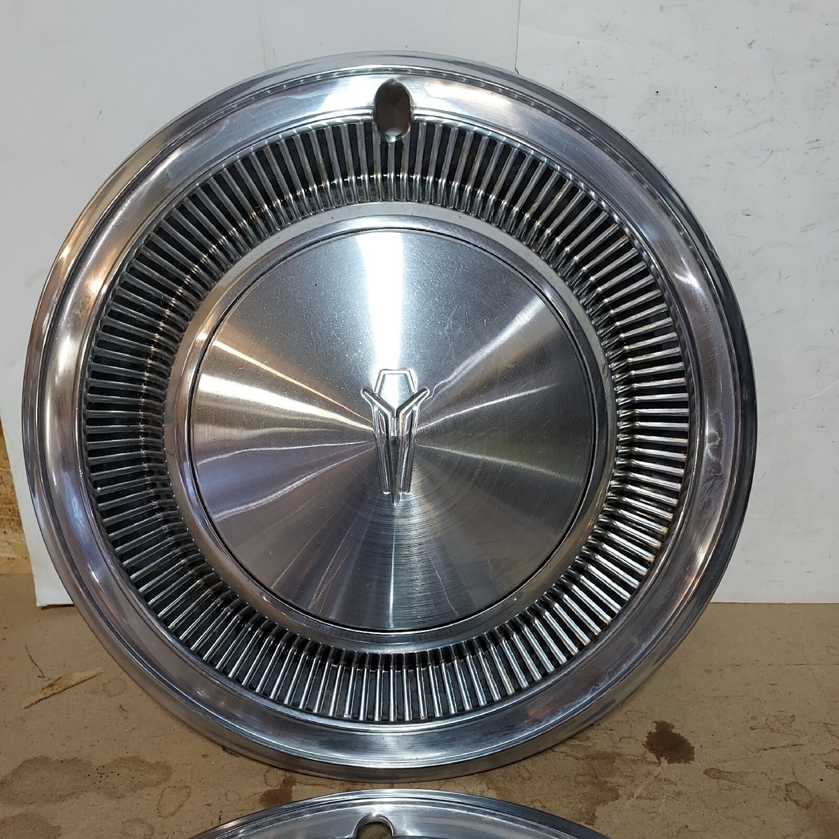 2 NICE 74 75 1976 1977 1978 PLYMOUTH FURY SATELLITE GTX 15” HUBCAP