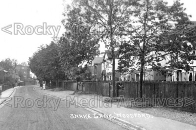 rcc-4 Straßenszene, Snake Lane, Woodford, London. Foto