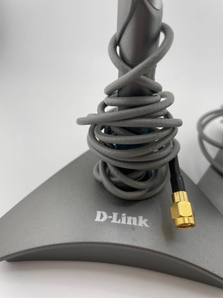 2 D-Link ANT24-0700 ~ 7dBi Omni-Directional Indoor Wifi Antenna ~ Magnetic Base - Image 2 of 4