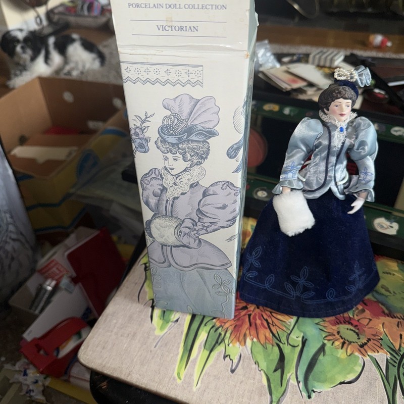 Vintage Avon Porcelain Victorian Doll 8 Inch Tall 1987 In Box
