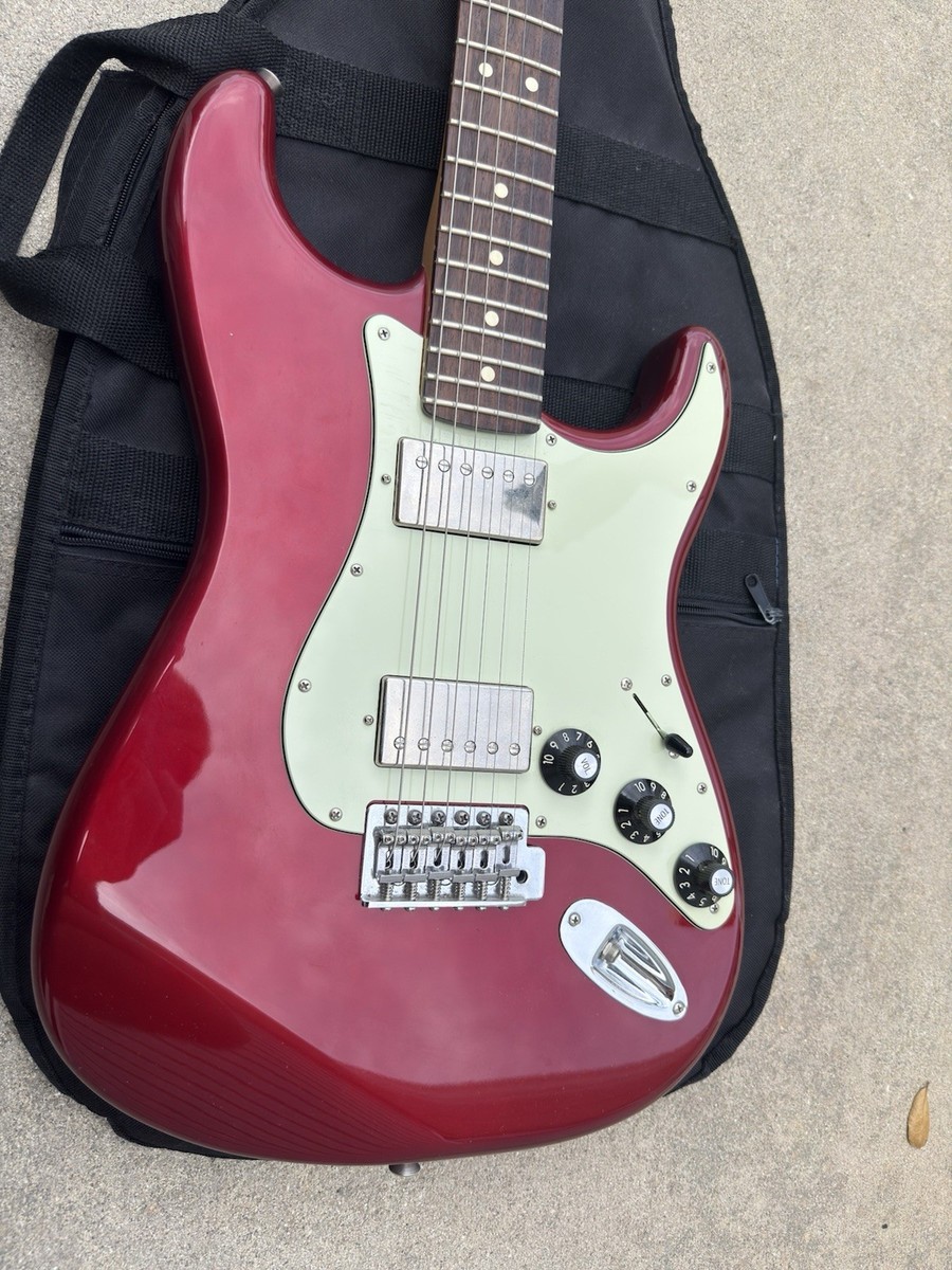 Fender Mexico Blacktop Stratocaster HH - Candy Apple Red With Bag