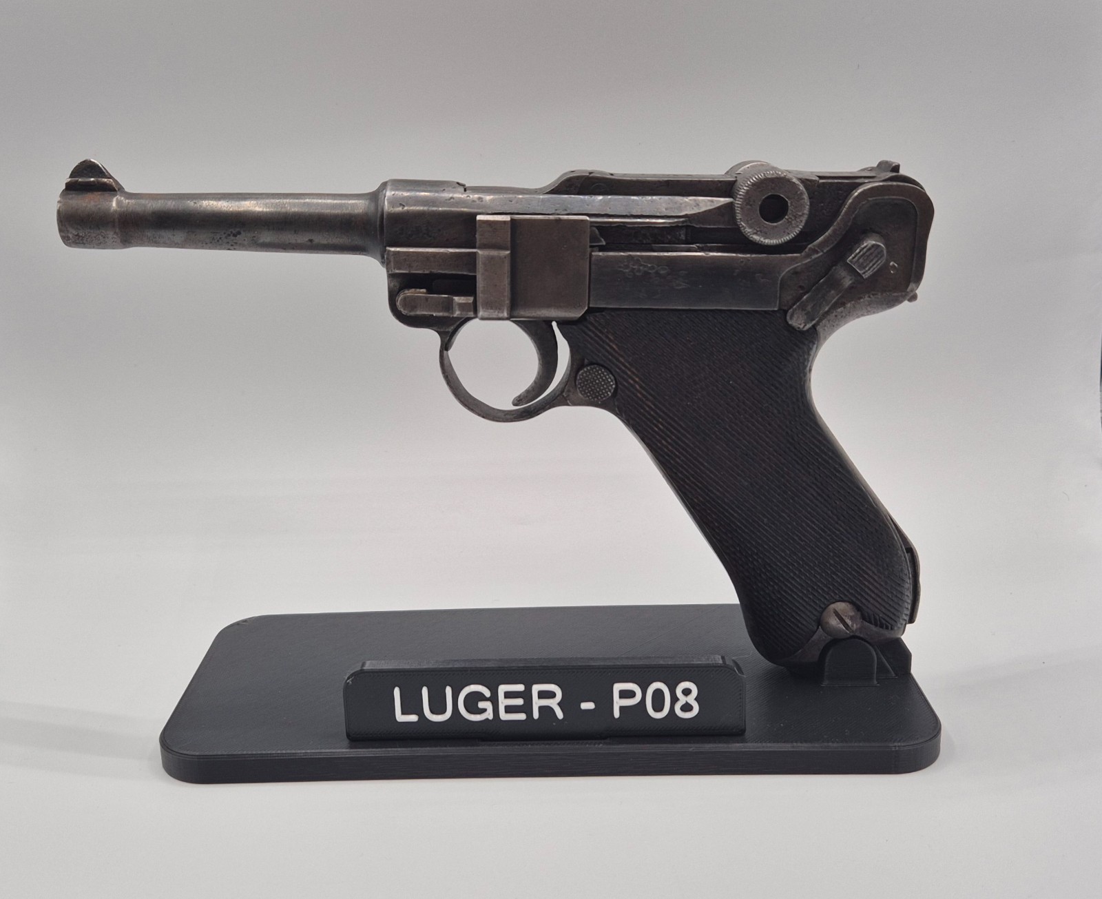 P08 Luger Display Stand x1