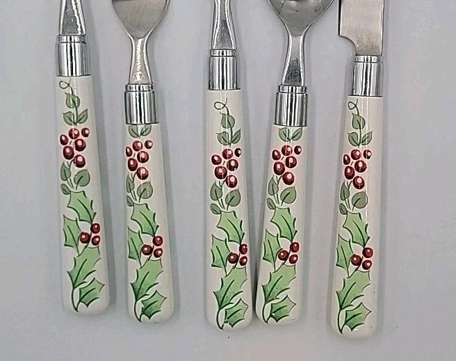 Gibson Juego de cubiertos con mango de plástico de acero inoxidable 40 piezas/8 acebo de Navidad Foto 2 de 4