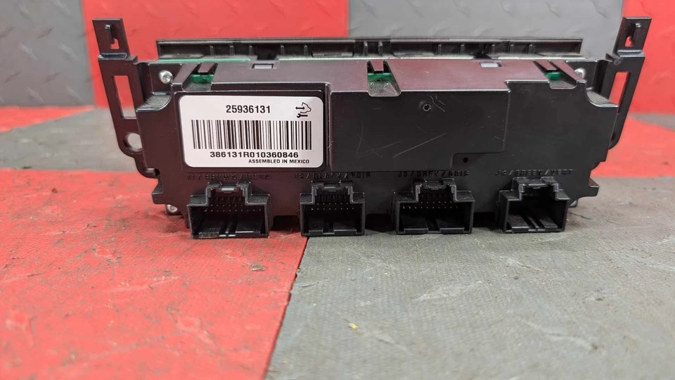 08-11 Silverado Sierra Controles Automáticos de Temperatura Climática (OEM 25936131) Foto 4 de 4