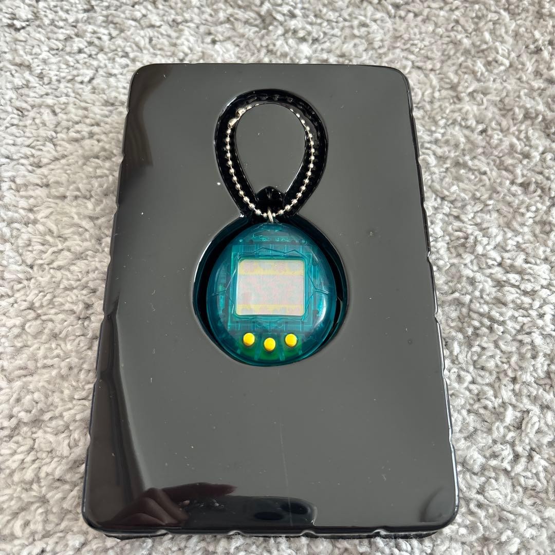BANDAI Original 1997 Tamagotchi Virtual Pet, In OG Box English