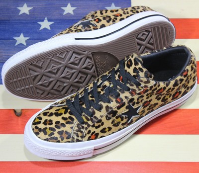 converse one star leopard