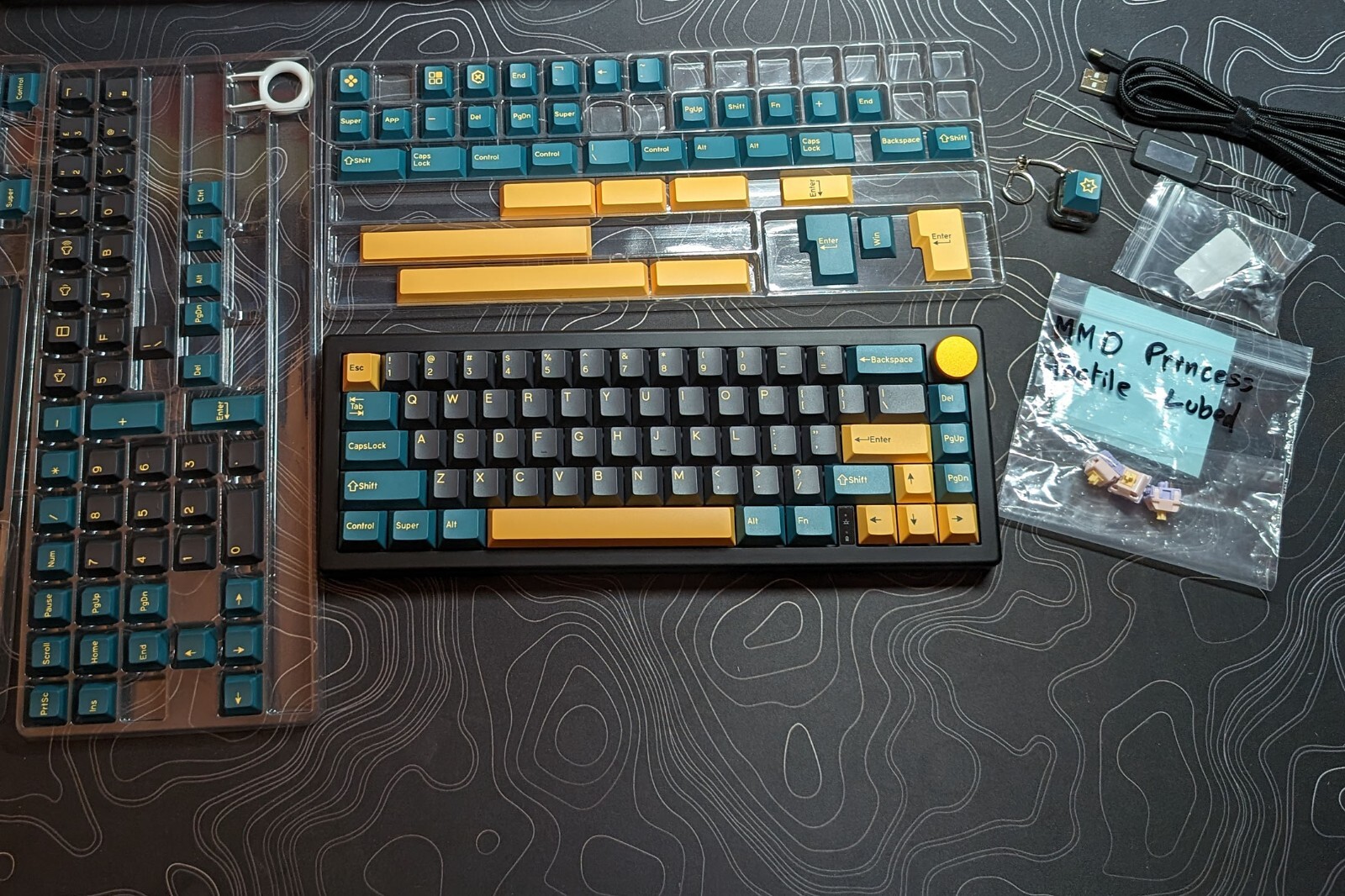 65% Thocky Wireless Mechanical Keyboard | MMD Princess Tactile | Marrs Green Key