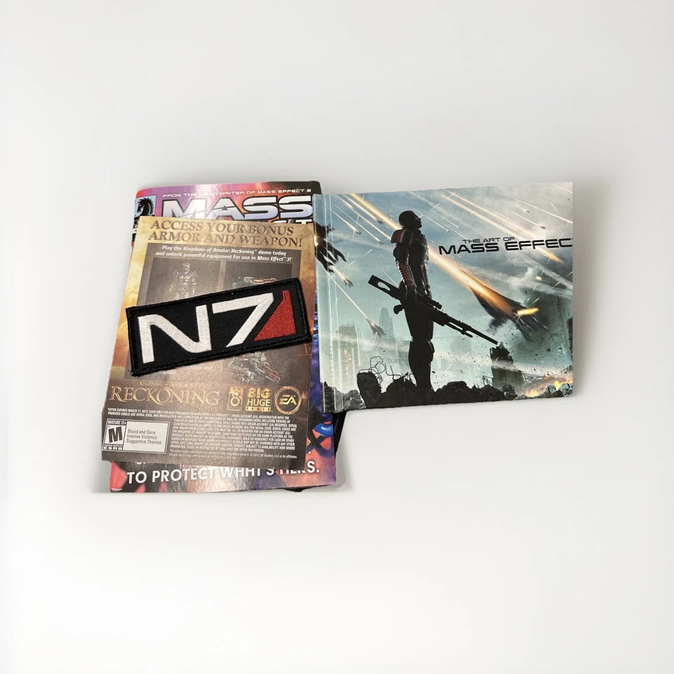 Mass Effect 3 N7 Collectors Edition (PS3) - CIB - Comic, Art Book & Patch! - Image 4 of 4