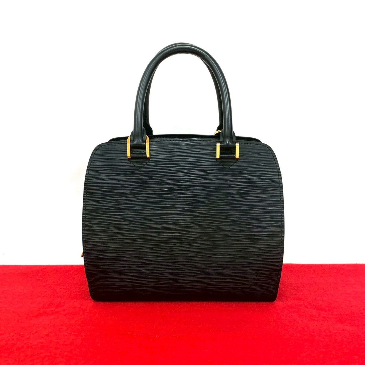 Louis Vuitton Pont Neuf Epi Leather Handbag Women Black One Size