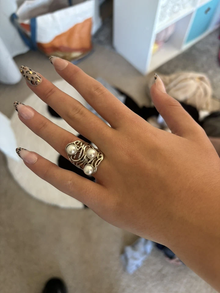 HG Hagit Gorali Israel Design 925 Sterling Silver 3 Pearls Intricate Ring Size 5 - Image 2 of 4