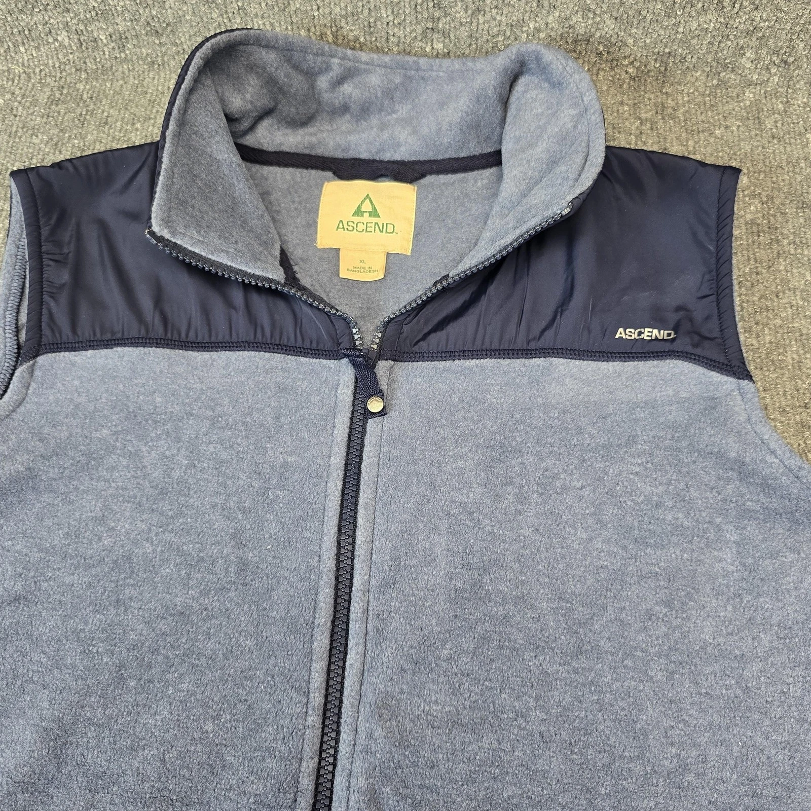 Ascend Vest Mens XL Blue Fleece Full Zip Quilted Yoke Outdoor Pockets Hiking