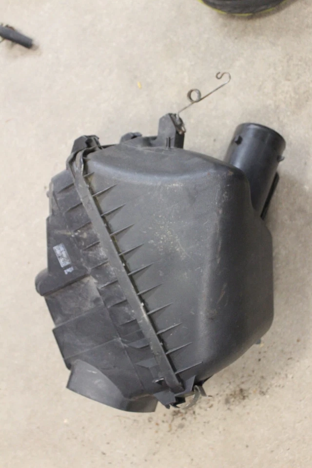 Limpiador de carcasa de caja de aire de admisión Toyota Solara V6 1999-2003 Foto 2 de 4