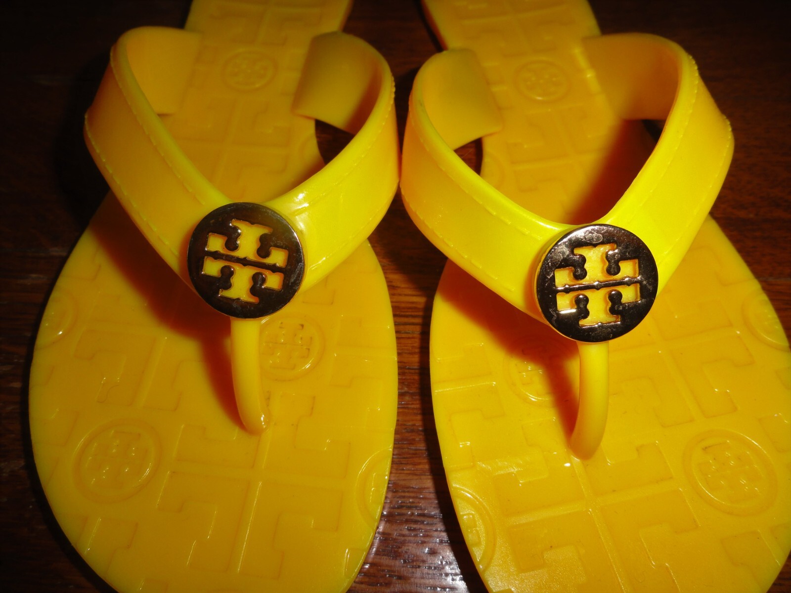 tory burch yellow jelly sandals