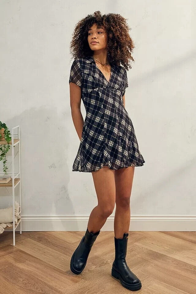 UO Ginny Check Mini Dress Urban Outfitters Check Printed Buttondown V Neck XS