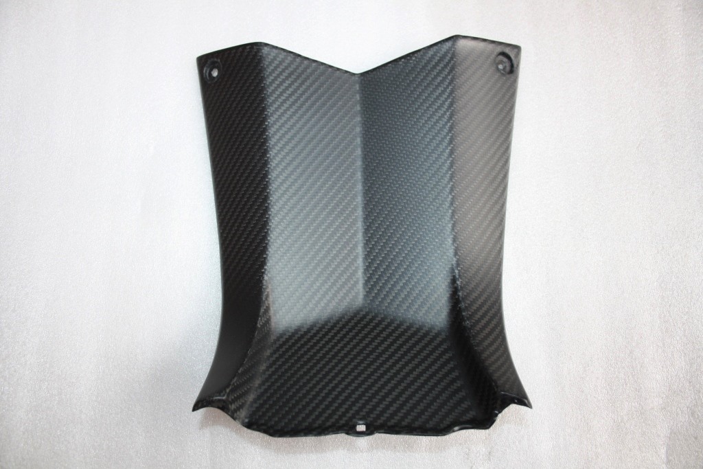 Cache trappe à essence Yamaha TMAX 530 en vrai carbone mat de prestige