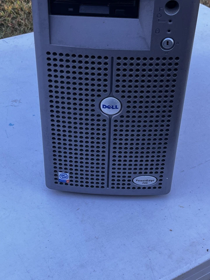 Dell PowerEdge 700 Desktop Tower Server - Image 2 of 4