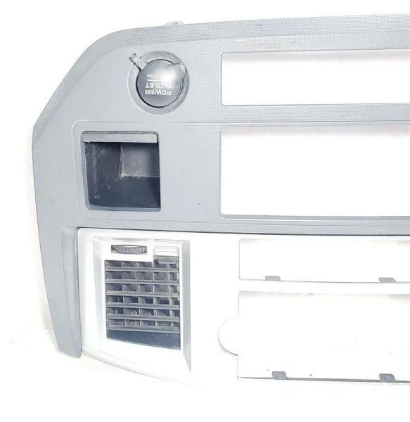 收音机挡板 Has Wear 5KR601DHAB 原始设备制造商 2008 道奇 Ram 2500 — 第 2/4 张图片