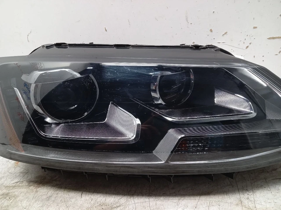 Used Right Headlight Assembly fits: 2012 Volkswagen Jetta Sdn halogen Right Grad Foto 2 de 4