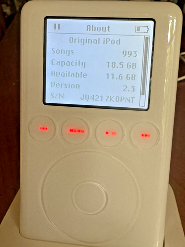 Apple iPod Classic 3rd Generation 20GB - Picture 3 of 7
