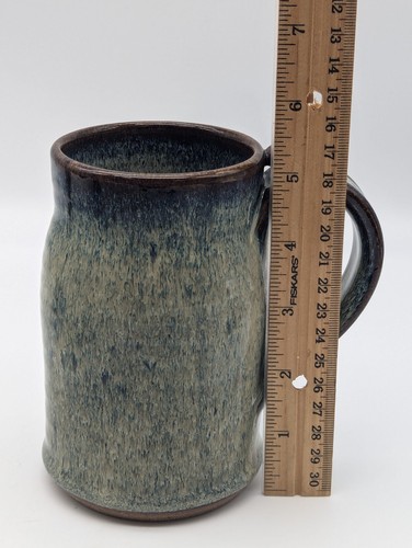 Art Pottery Clay 18 Oz Mug By Mudpuppies K. Gray Signed 2009 - Picture 4 of 7