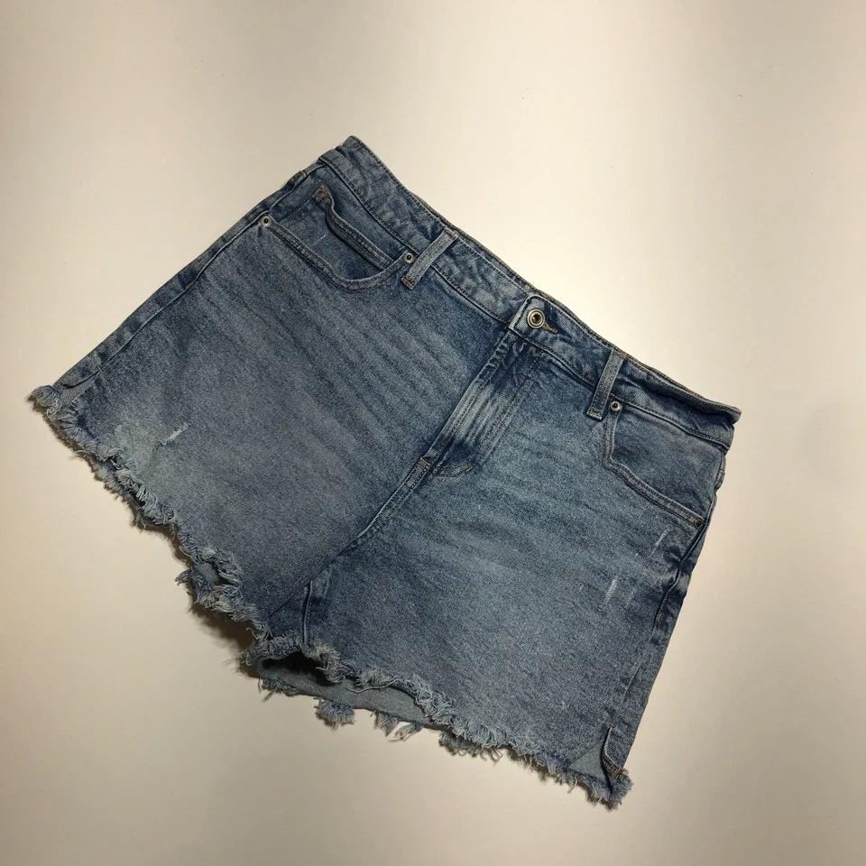 Pantalones Cortos BCBGeneration Juniors 13/31 Dobladillo Deshilachado Ranura Alta 4 Pulgadas Envejecido Foto 2 de 4