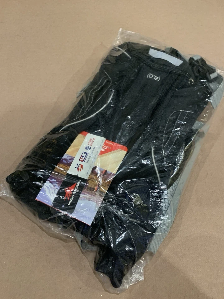 NUEVO CON ETIQUETAS-Mochila de agua de hidratación High Sierra Hydrahike 2.0 4L negra para correr/senderismo Foto 2 de 4