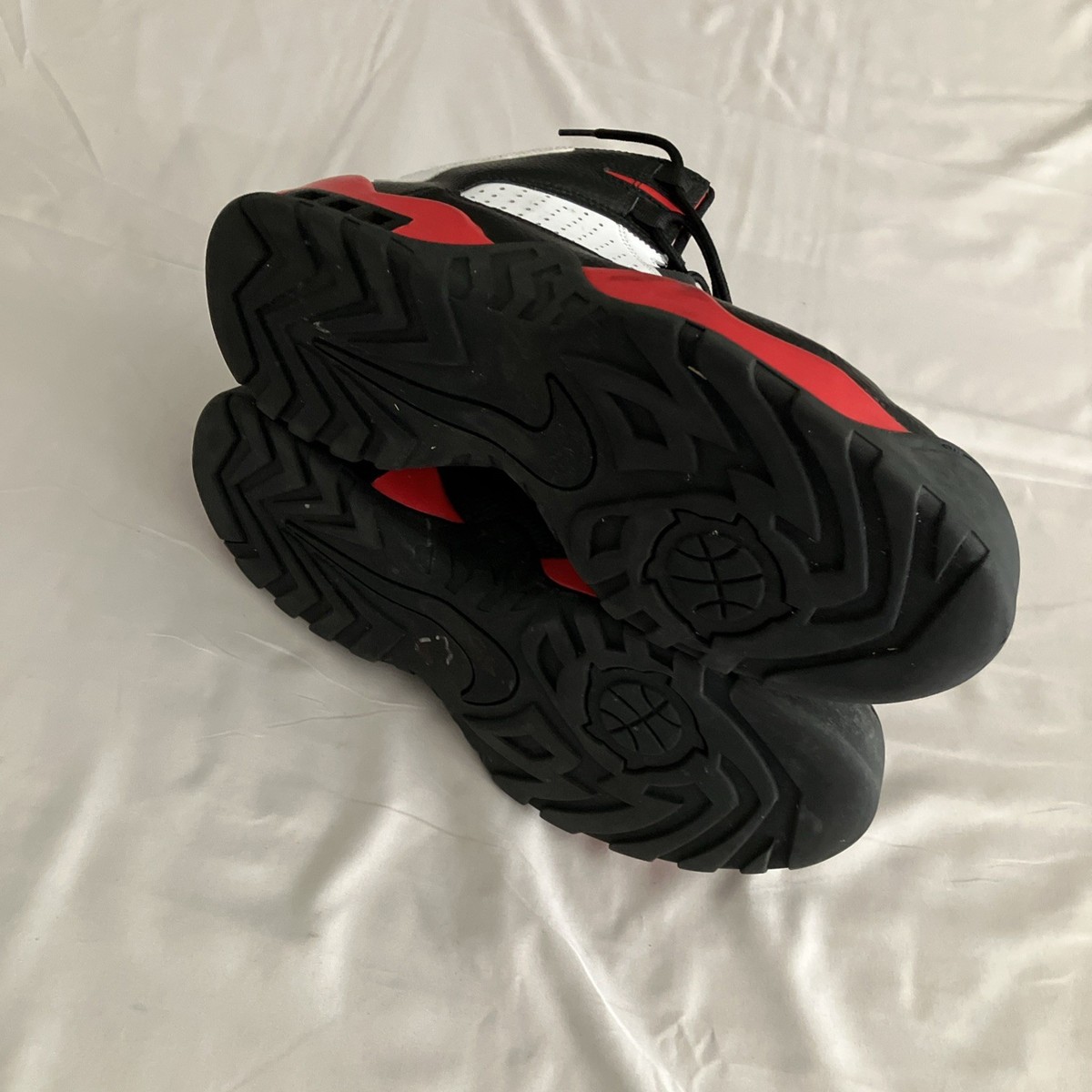NIKE Air Darwin Bulls Dennis Rodman Bred AJ9710-001 Mens Sz 9 Sneakers Shoes Nike Air Darwin Bulls Dennis Rodman Bred AJ9710-001 Mens  main image 2