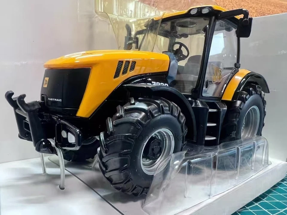 Britains 1:32 JCB 7230 Alloy Tractor Model - Image 2 of 4