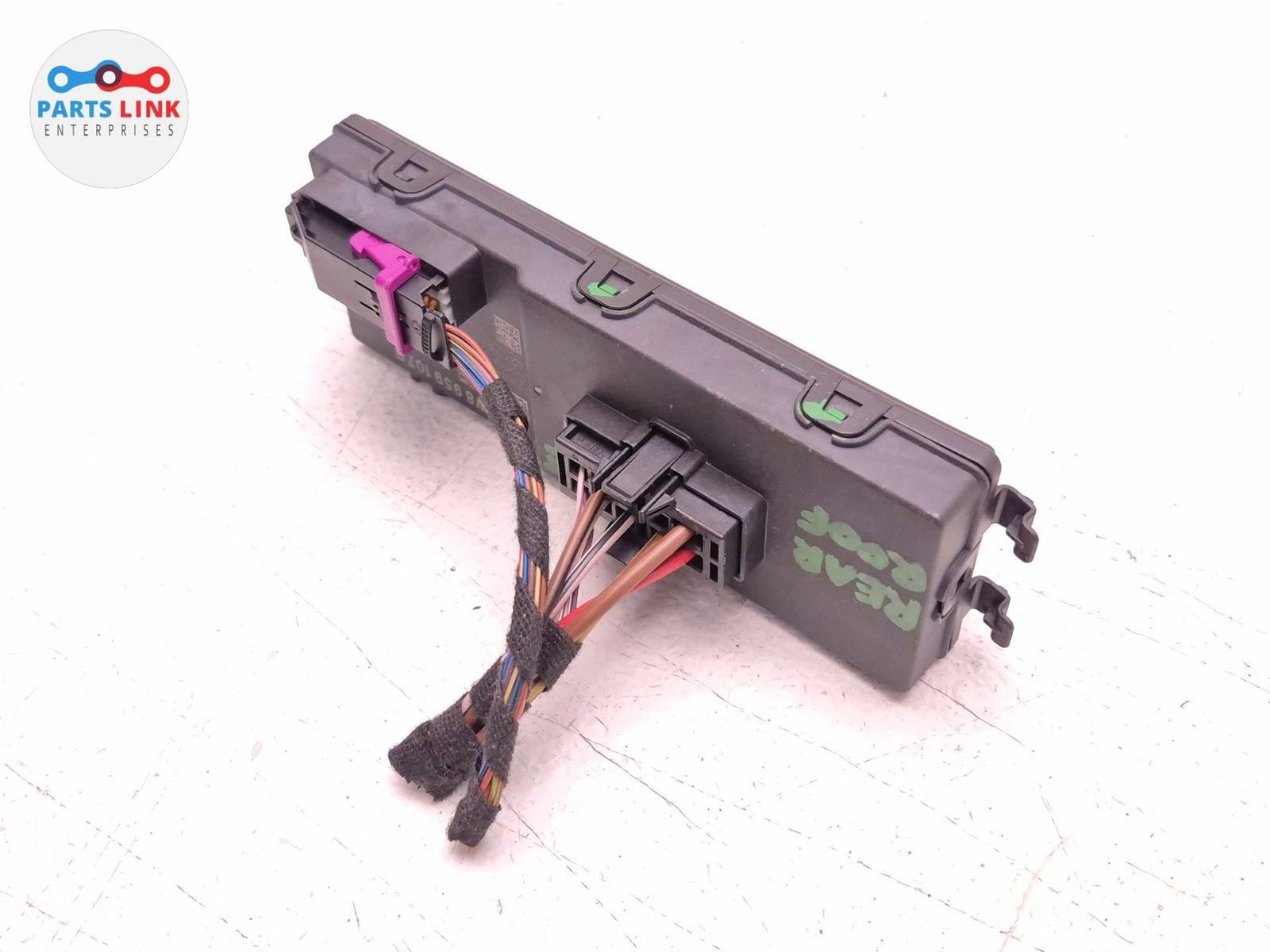 2016-20 BENTLEY BENTAYGA REAR ROOF TAILGATE FUSE BOX PLUGS SET 8W8959107B 636